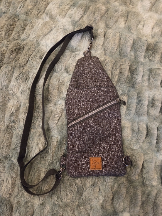 None Handbags - Compact Black Speckled Crossbody Sling Bag with Adjustable Strap